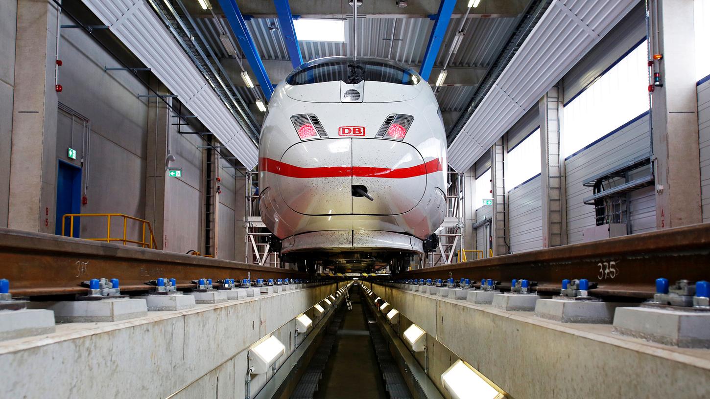 Die Deutsche Bahn plant ein ICE-Ausbesserungswerk - im Gespräch ist dabei auch ein Gebiet im Nürnberger Reichswald. Die Deutsche Bahn plant ein ICE-Ausbesserungswerk - im Gespräch ist dabei auch ein Gebiet im Nürnberger Reichswald.