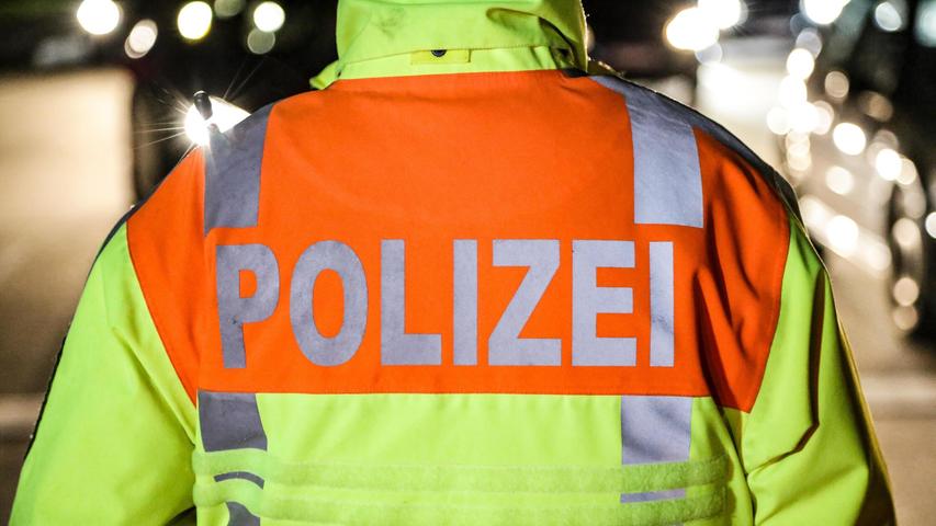 Vierköpfige Familie auf der A9 bedrängt: Rücksichtsloser Fahrer hatte 1,54 Promille intus Vierköpfige Familie auf der A9 bedrängt: Rücksichtsloser Fahrer hatte 1,54 Promille intus